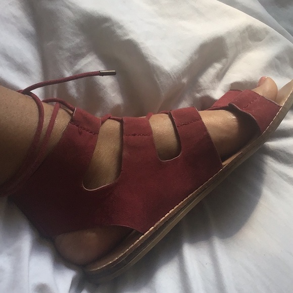 Cute Burgundy Sandals❤️ - Picture 2 of 6